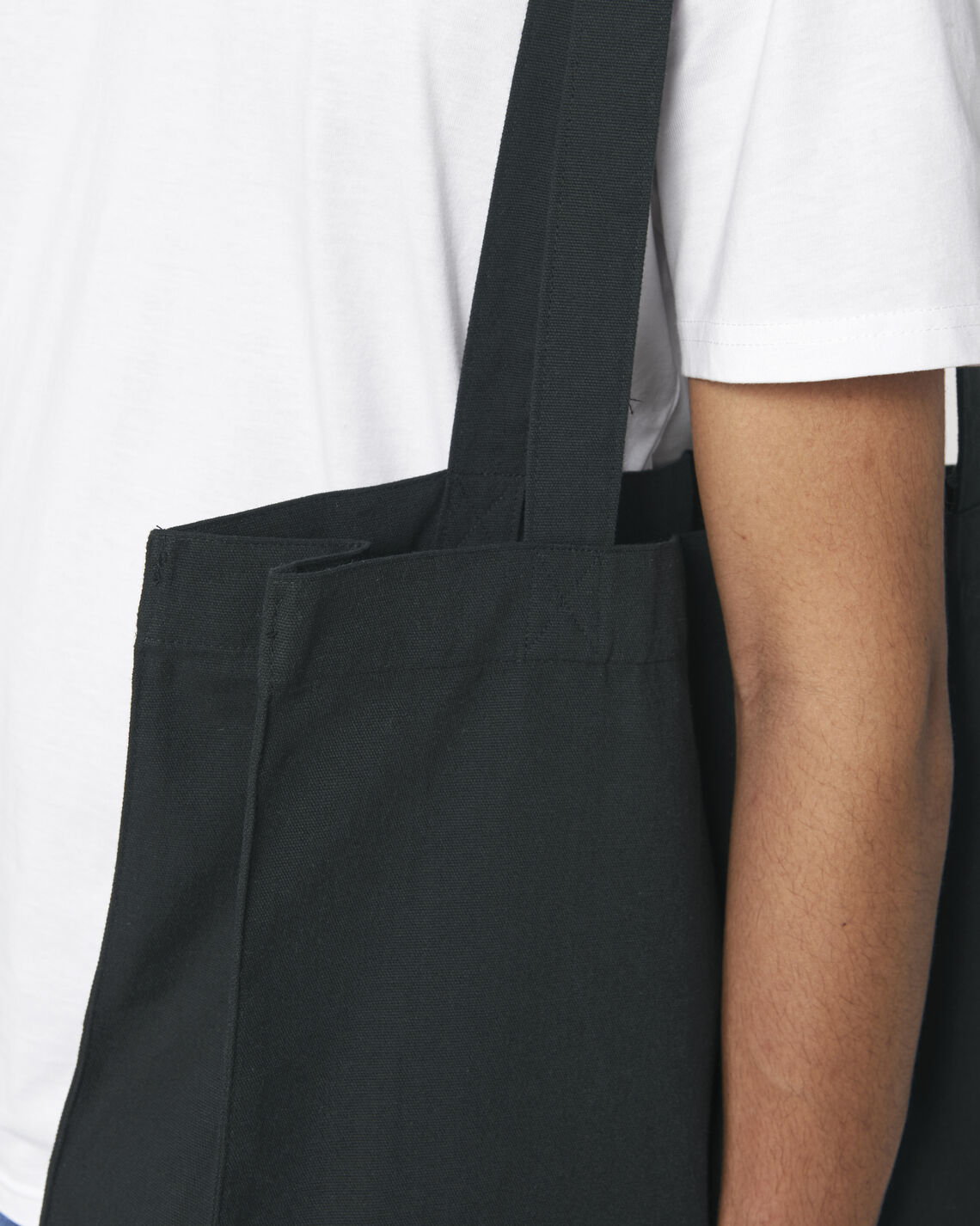 Shopping Bag Black Studio Front Detail 0